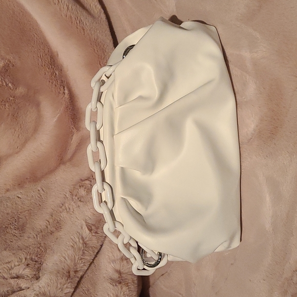 White Vegan purse - Picture 1 of 3